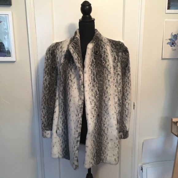 Vintage 1980s Black and White Animal Print Faux Fur A-Line Coat - Mob Wife - Picture 1 of 11